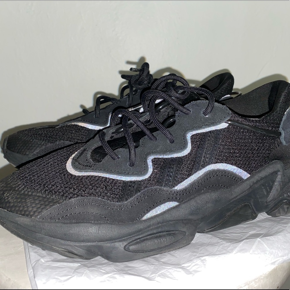 Osweega Adidas Sneakers Men’s 8 Women’s 9.5/10 BLK